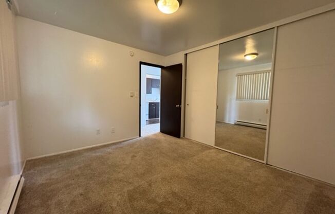 1 bed, 1 bath, 700 sqft, $1,400, Unit 07