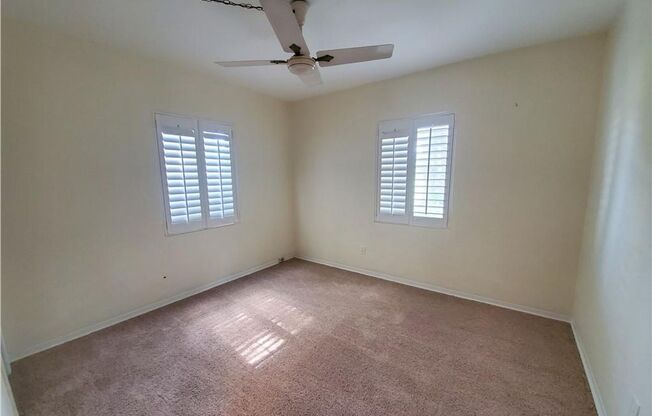 ANNUAL RENTAL 2/1 COTTAGE