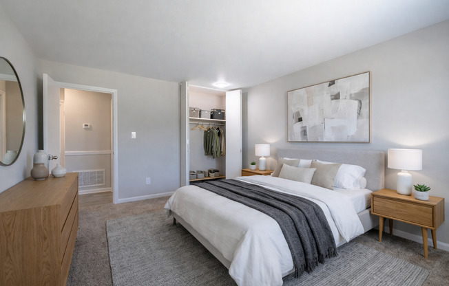 2 beds, 1 bath, 836 sqft, $1,340, Unit 1532-C