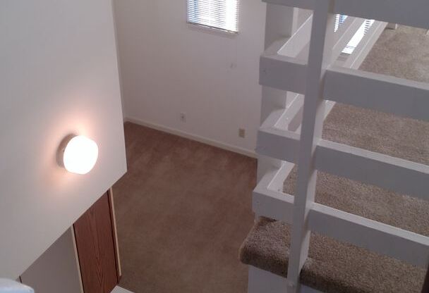 1 bed, 1 bath, 653 sqft, $1,010, Unit K-10