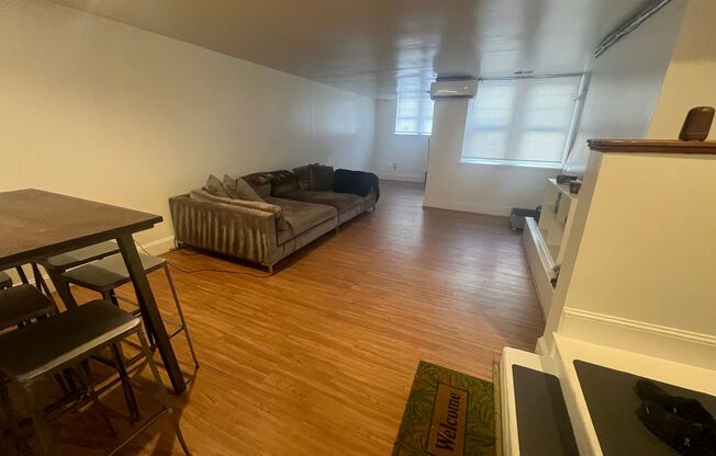 1 bed, 1 bath, $1,350, Unit 114 Apt. B
