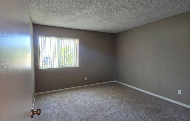 2 beds, 1.5 baths, 840 sqft, $2,295, Unit 648 - 49