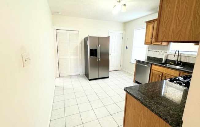 3 beds, 1 bath, 1,161 sqft, $3,000, Unit 1