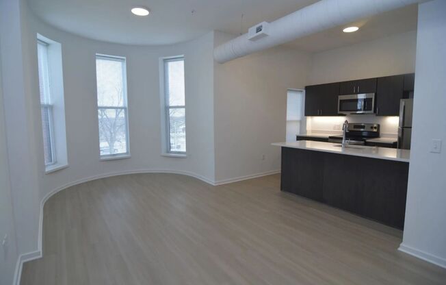 3 beds, 1 bath, 1,112 sqft, $1,395, Unit 3B
