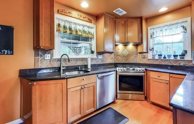 Short-term Rental. 4BR/3.5BA Cape Cod – Over 2,800 Sq. Ft. of Comfort & Style! Flexible Lease Terms!