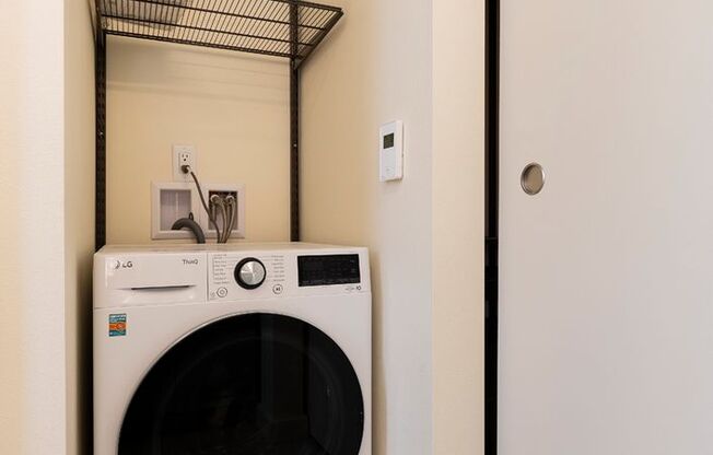 Studio, 1 bath, 310 sqft, $1,395, Unit 405