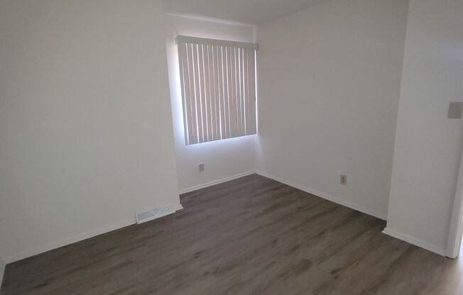 3 beds, 1.5 baths, 1,100 sqft, $1,635, Unit 3357