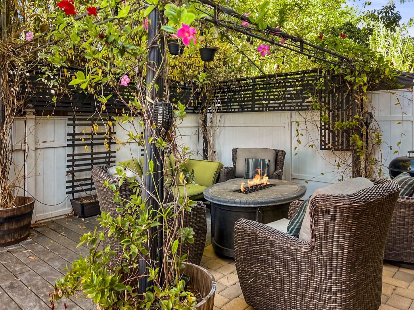 Gorgeous 3 Bedroom 2 Bath with Spa in Carlsbad Minutes from the Beach