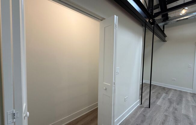 1 bed, 1.5 baths, 689 sqft, $2,400, Unit 207