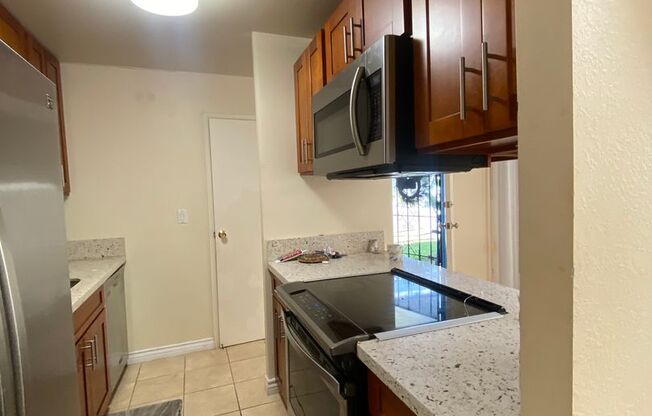 3 beds, 2.5 baths, $3,500, Unit # 233