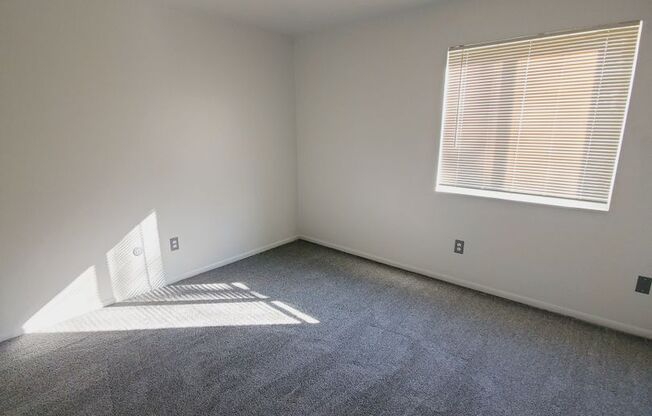 2 beds, 2 baths, 974 sqft, $1,100, Unit 3613-2B