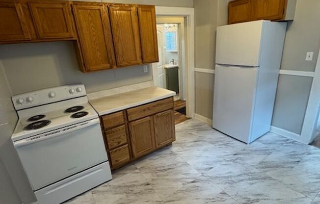 2 beds, 1 bath, $995