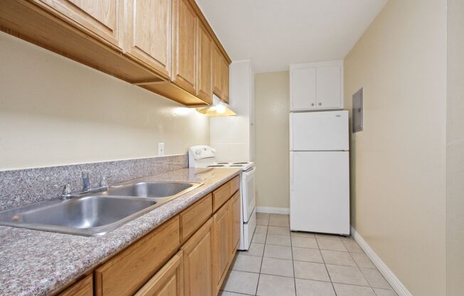 Studio, 1 bath, 450 sqft, $1,500, Unit #3208F