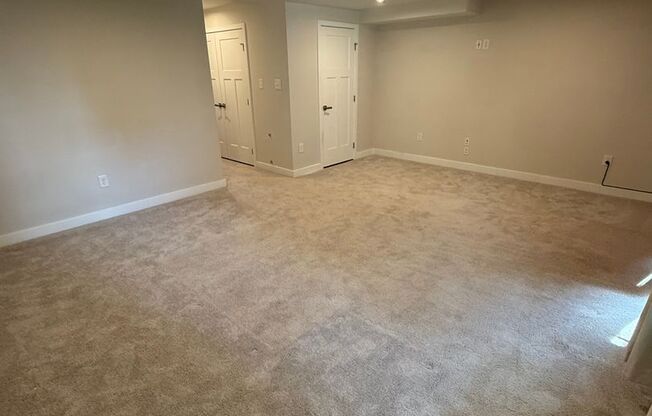 3 Bedroom Townhouse - City Living with a Garage