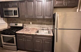 3 beds, 1 bath, $1,375, Unit 4836-3FL