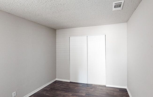 1 bed, 1 bath, 950 sqft, $919