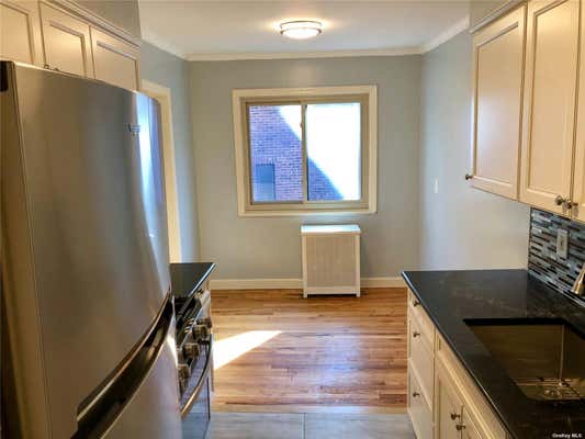 1 bed, 1 bath, $2,400, Unit 1L