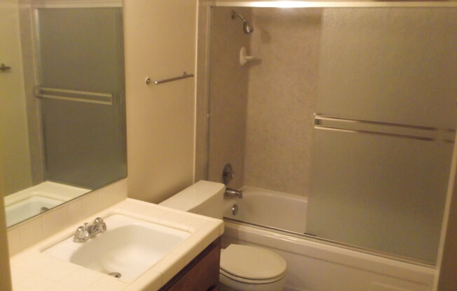 2 beds, 2 baths, 969 sqft, $1,645, Unit 53-222
