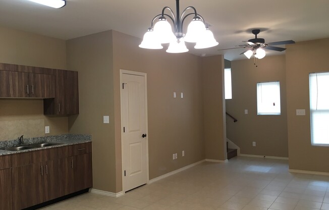 2 beds, 1.5 baths, 1,102 sqft, $895, Unit B 14 (MVEC 1045777)