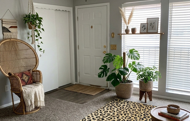 2 beds, 1 bath, 825 sqft, $890, Unit 2931-2