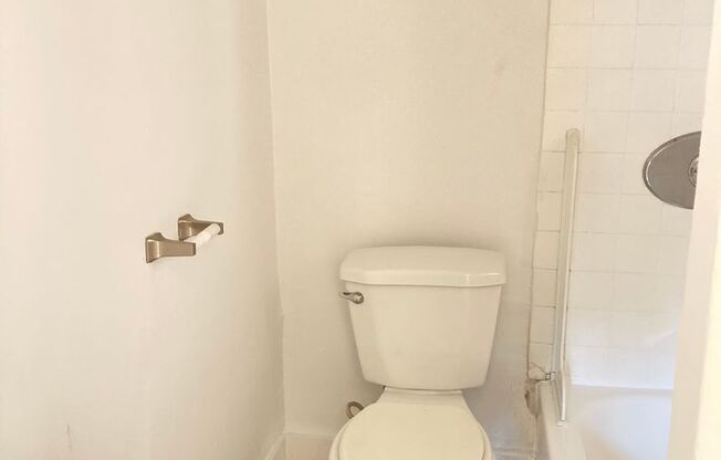 Studio, 1 bath, $1,350, Unit 215