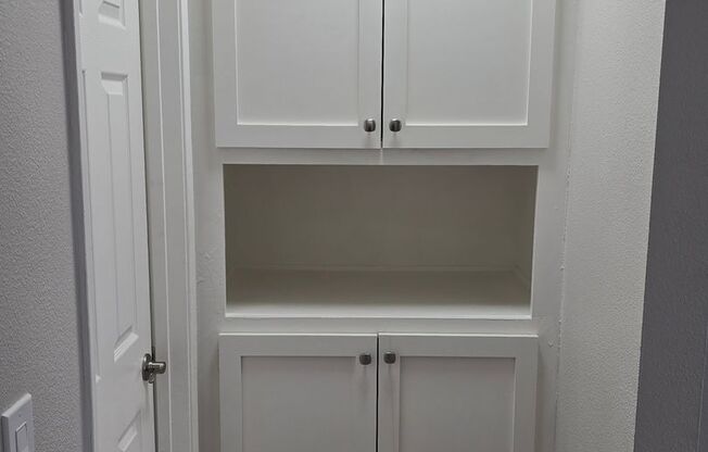 1 bed, 1 bath, 800 sqft, $2,450, Unit 1T