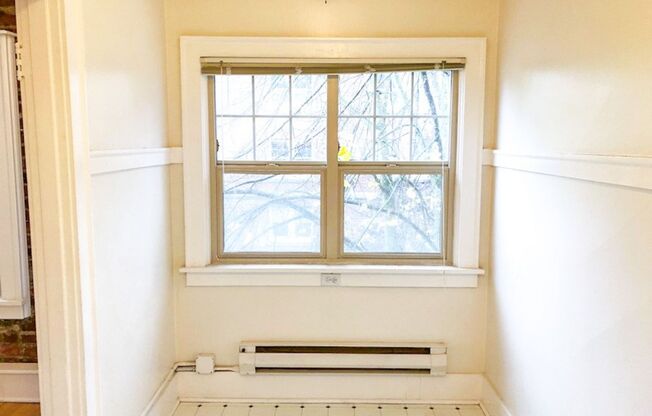 Studio, 1 bath, 425 sqft, $1,395, Unit 210