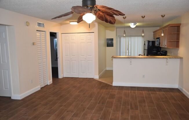 Winter Park, Updated 2/2 Condo! AVAILABLE JUNE 16th!