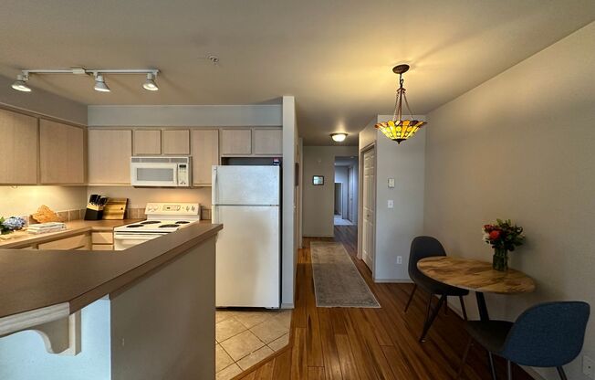 1 bed, 1 bath, $2,095, Unit # 201