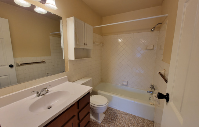 1 bed, 1 bath, 750 sqft, $895, Unit W 105