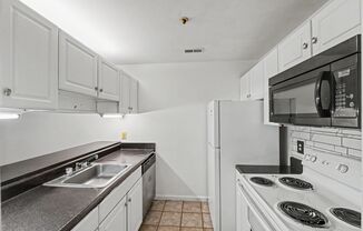 Spacious 4-Bedroom Condo Across from UNC Charlotte!