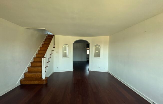 3 beds, 1.5 baths, $1,550