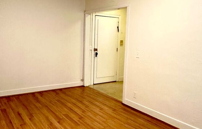 Calhoun Beach Apartments