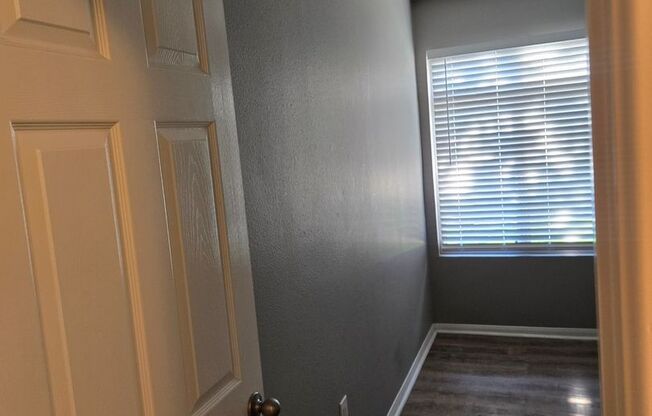 2 beds, 1 bath, $2,100, Unit UNIT 37