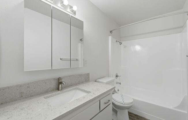 1 bed, 1 bath, 788 sqft, $1,395, Unit 401