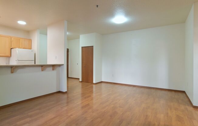 2 beds, 1 bath, $1,700, Unit 104
