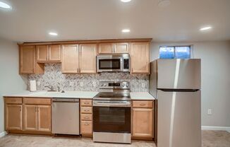 1 Bedroom ADU with Full Kitchen & Private 3/4 Bath *Utilities & Wi-Fi Included!*
