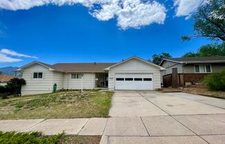 Furnished 3 bedroom/2bath close to Garden of the Gods