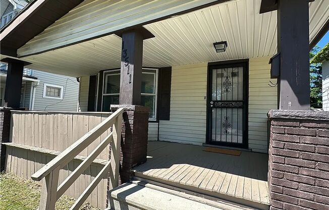 3 beds, 1 bath, $1,425