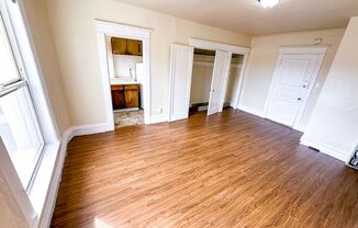 Studio, 1 bath, 380 sqft, $1,195, Unit 304