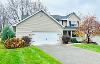 4 beds, 3.5 baths, $3,495