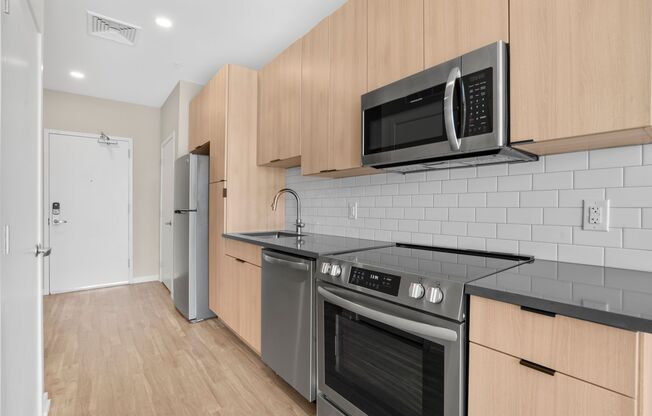 Studio, 1 bath, 548 sqft, $1,720, Unit 619