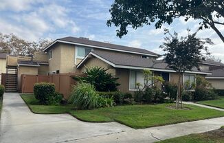 $500 OFF FIRST MONTH'S RENT! Cerritos Villas: Upper 3 Bedroom 1 Bath Condo