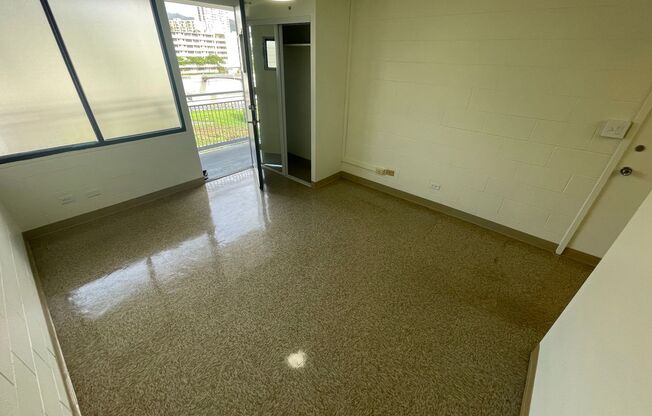 Studio, 1 bath, 210 sqft, $987, Unit 810