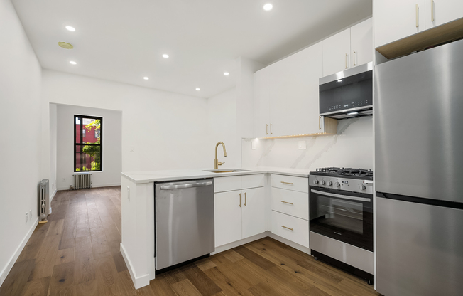 147 SULLIVAN ST