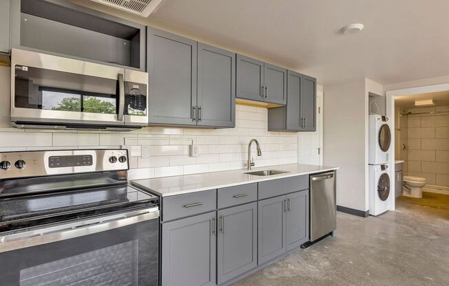 2 beds, 2 baths, 807 sqft, $1,550, Unit 703