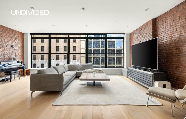 133 W 14 ST
