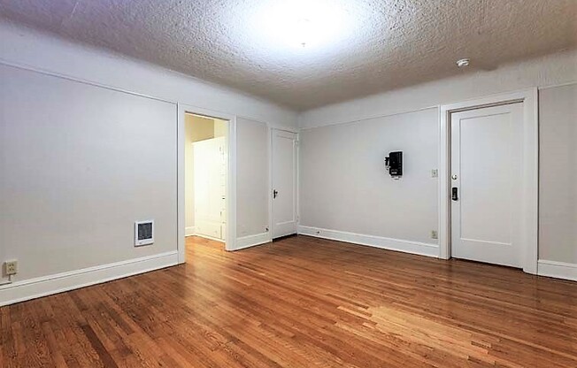 ESTELLE COURT APARTMENTS (MCM10)