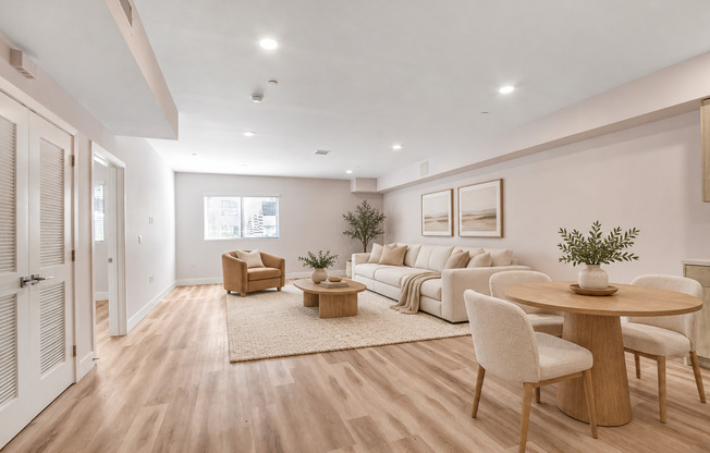 2 beds, 1 bath, 1,013 sqft, $2,815, Unit 203