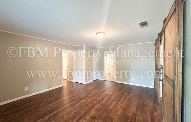 3 beds, 1.5 baths, $1,895